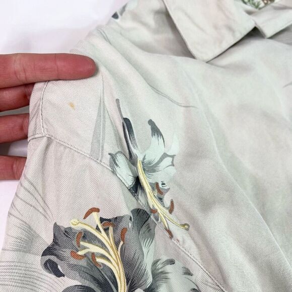 Tommy Bahama Shirt Mens XL Gray Floral Button-Front Hawaiian Shirt Silk - Picture 7 of 9